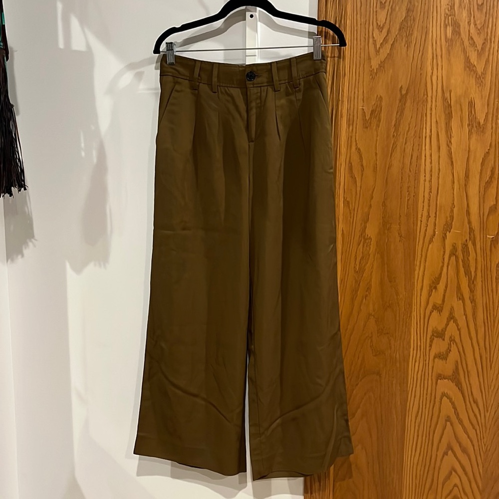 Banana Republic trouser pants, olive green, size 6, new with tag
